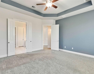 124 Leadtree Loop - Photo Thumbnail 7