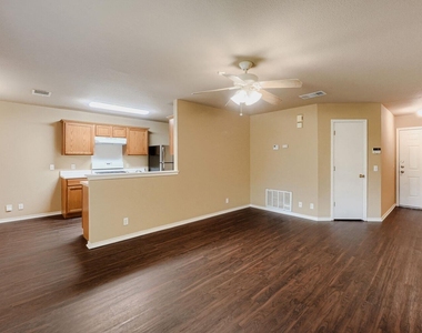 196 Goddard Dr - Photo Thumbnail 6
