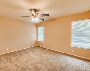 196 Goddard Dr - Photo Thumbnail 14