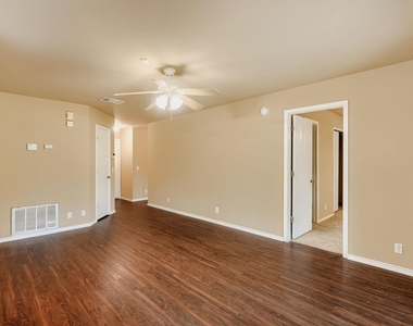 196 Goddard Dr - Photo Thumbnail 5