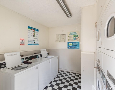 4314 Gillis St - Photo Thumbnail 9