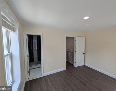2953 Miles Avenue - Photo Thumbnail 11