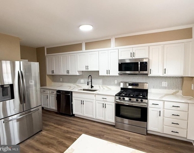 6101 Edlynne Road - Photo Thumbnail 7
