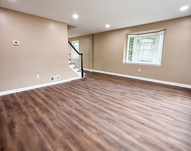 6101 Edlynne Road - Photo Thumbnail 2