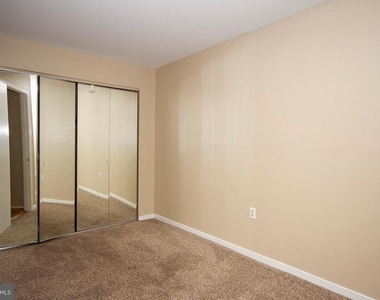 10 Lee Street W - Photo Thumbnail 18
