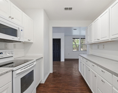 7606 Williamson Creek Dr - Photo Thumbnail 14