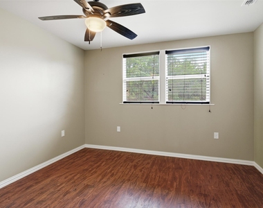7606 Williamson Creek Dr - Photo Thumbnail 23