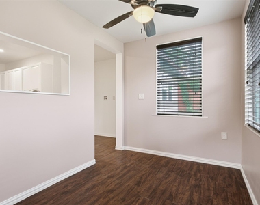 7606 Williamson Creek Dr - Photo Thumbnail 17