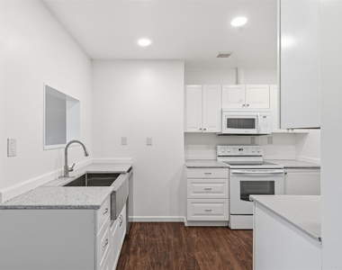7606 Williamson Creek Dr - Photo Thumbnail 13
