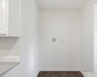 7606 Williamson Creek Dr - Photo Thumbnail 15