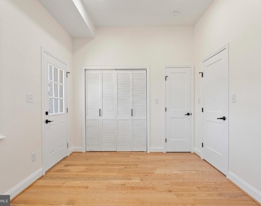 636 N Carrollton Avenue - Photo Thumbnail 9