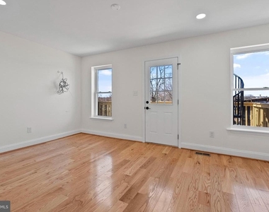 636 N Carrollton Avenue - Photo Thumbnail 19