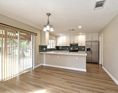 1307 Chalk Ln - Photo Thumbnail 10
