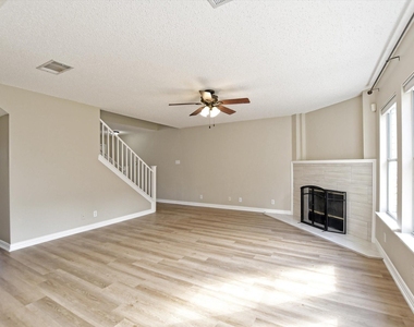 1307 Chalk Ln - Photo Thumbnail 9