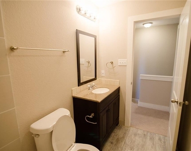 11901 Alpheus Ave - Photo Thumbnail 17