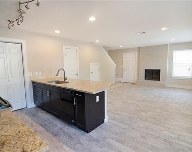 11901 Alpheus Ave - Photo Thumbnail 2