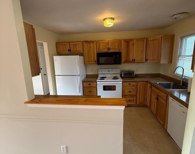 112 Pinecrest Drive - Photo Thumbnail 2