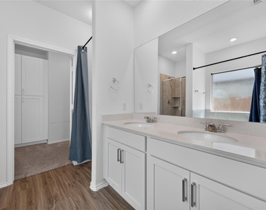 1600 Cobblecrest Ln - Photo Thumbnail 14
