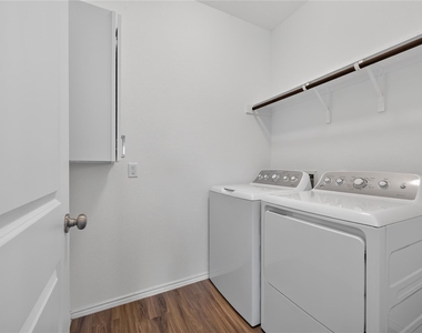 1600 Cobblecrest Ln - Photo Thumbnail 11