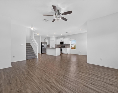 1600 Cobblecrest Ln - Photo Thumbnail 3