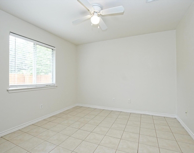 20601 Camel Back St - Photo Thumbnail 22