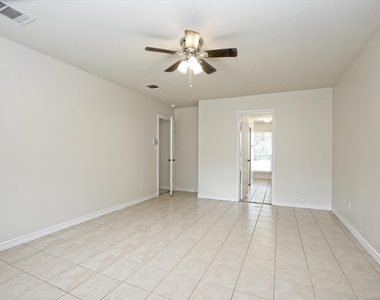 20601 Camel Back St - Photo Thumbnail 16