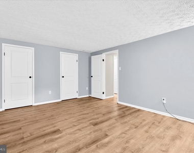 696 Southern Hills Drive - Photo Thumbnail 26