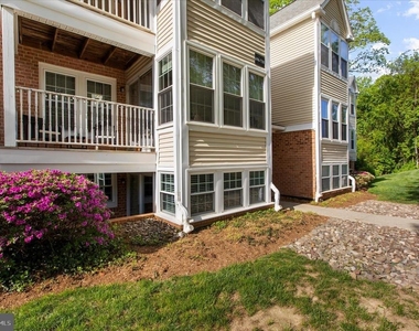 696 Southern Hills Drive - Photo Thumbnail 4