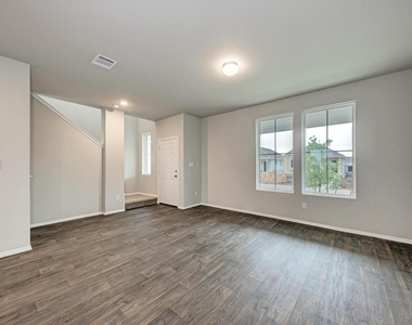 158 Daylily Dr - Photo Thumbnail 7