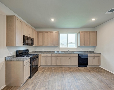 158 Daylily Dr - Photo Thumbnail 12