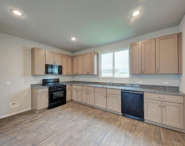 158 Daylily Dr - Photo Thumbnail 11