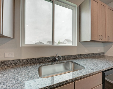 158 Daylily Dr - Photo Thumbnail 15