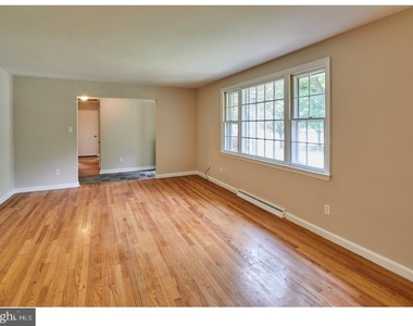 506 Foulkstone Road - Photo Thumbnail 4