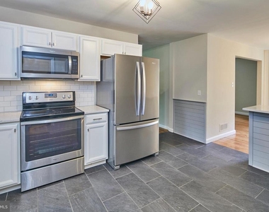 506 Foulkstone Road - Photo Thumbnail 7