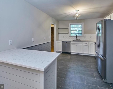 506 Foulkstone Road - Photo Thumbnail 8