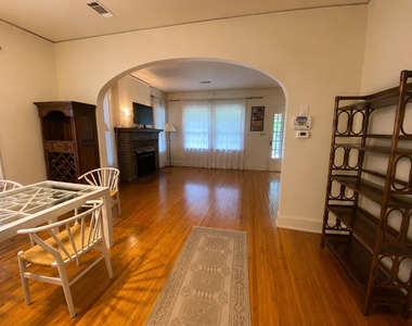 3200 Harris Park Ave - Photo Thumbnail 4