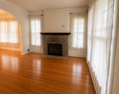 3200 Harris Park Ave - Photo Thumbnail 5