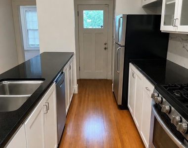 3200 Harris Park Ave - Photo Thumbnail 13