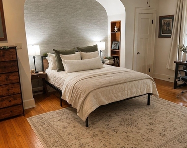 3200 Harris Park Ave - Photo Thumbnail 2