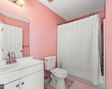 906 Gray Street - Photo Thumbnail 11
