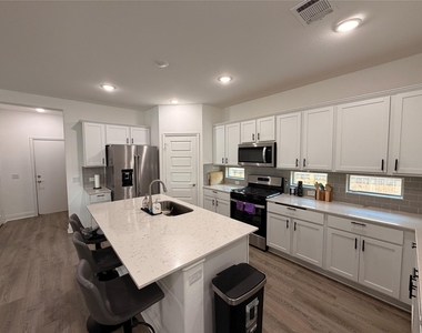 18017 Stefano Dr - Photo Thumbnail 16