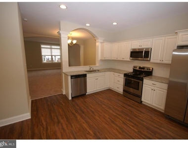 307 S Parkway Drive - Photo Thumbnail 3