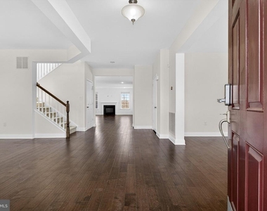 2707 Henry Moore Lane - Photo Thumbnail 1