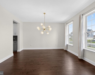 2707 Henry Moore Lane - Photo Thumbnail 7