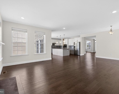 2707 Henry Moore Lane - Photo Thumbnail 11