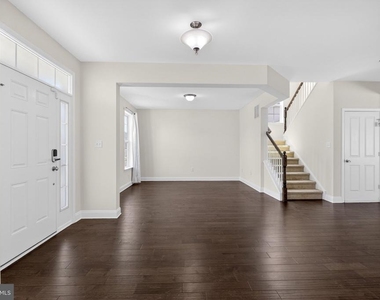 2707 Henry Moore Lane - Photo Thumbnail 4
