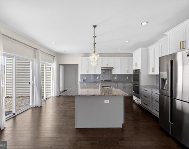 2707 Henry Moore Lane - Photo Thumbnail 12