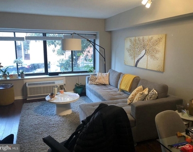 2405 I Street Nw - Photo Thumbnail 8