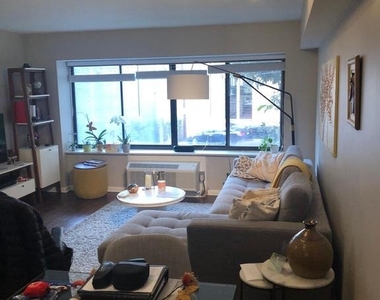 2405 I Street Nw - Photo Thumbnail 5