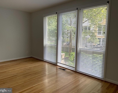 61 G Street Sw - Photo Thumbnail 27